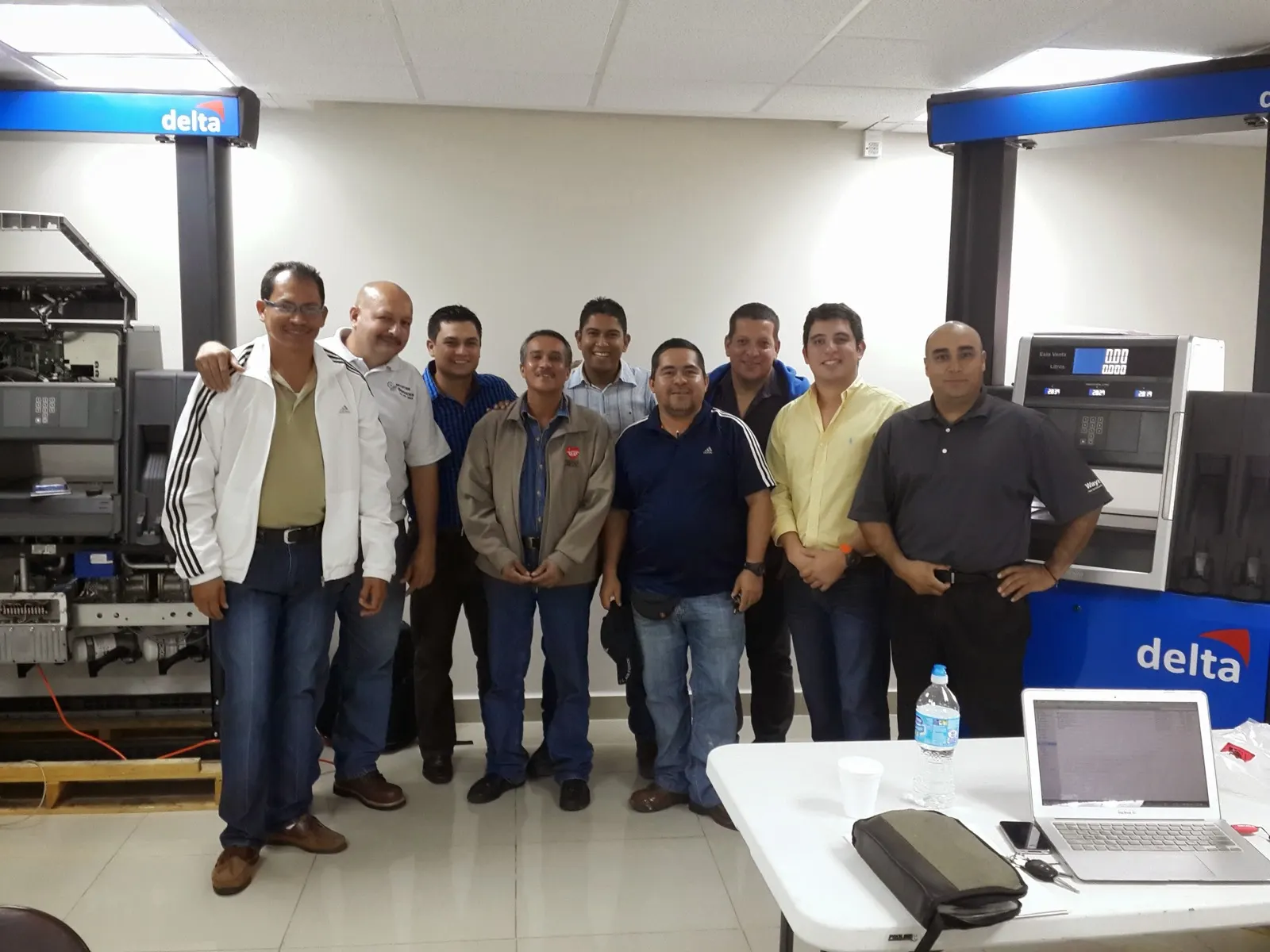 Obra de Master Services en una estación de combustible — Panamá