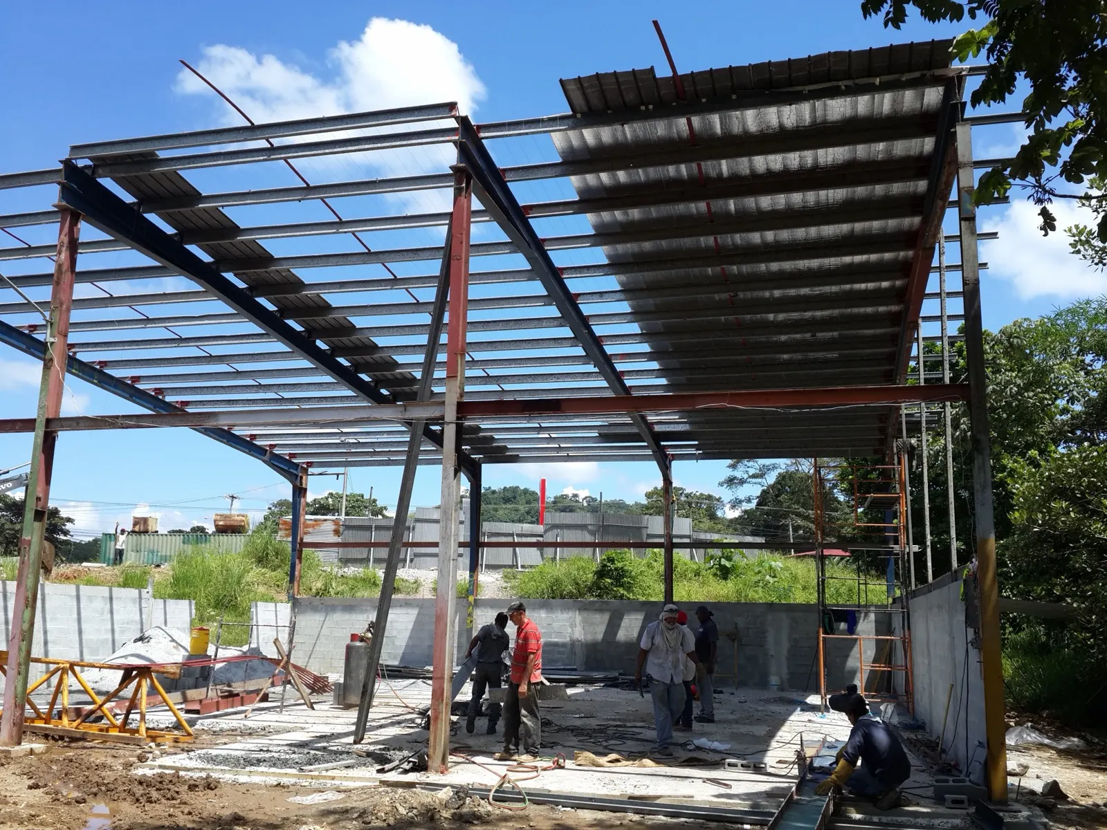 Obra de Master Services en una estación de combustible — Panamá