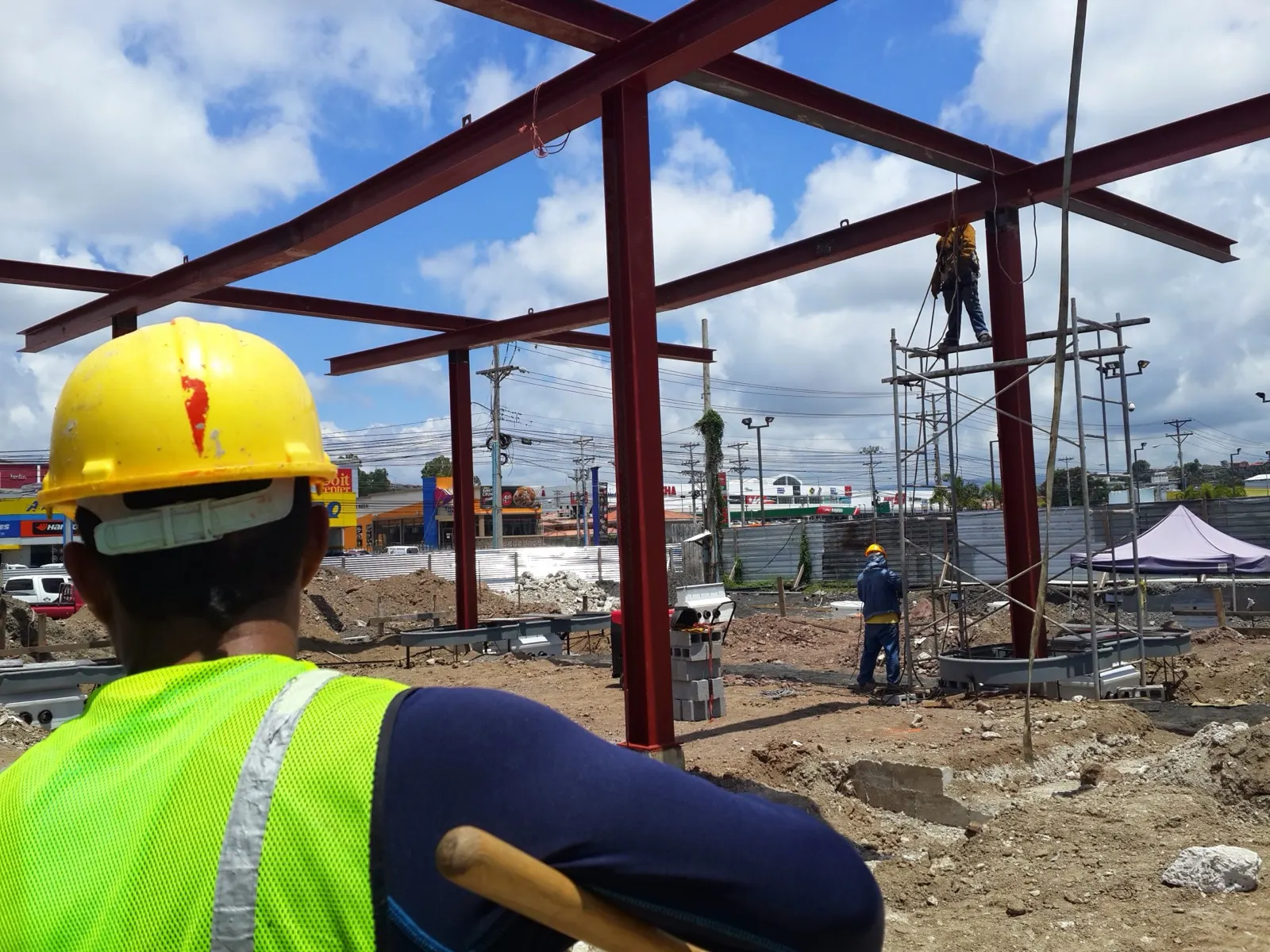 Obra de Master Services en una estación de combustible — Panamá