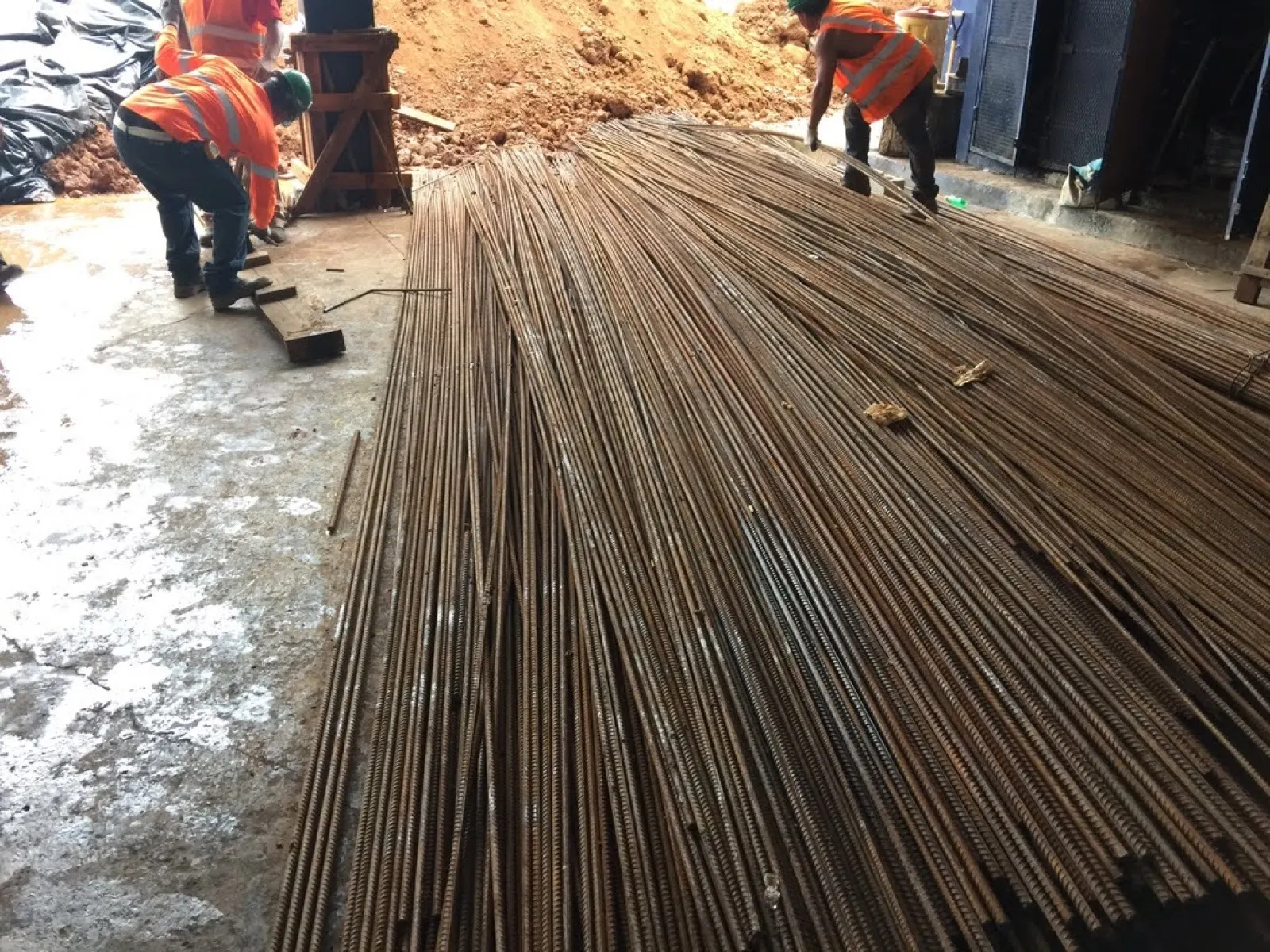 Obra de Master Services en una estación de combustible — Panamá
