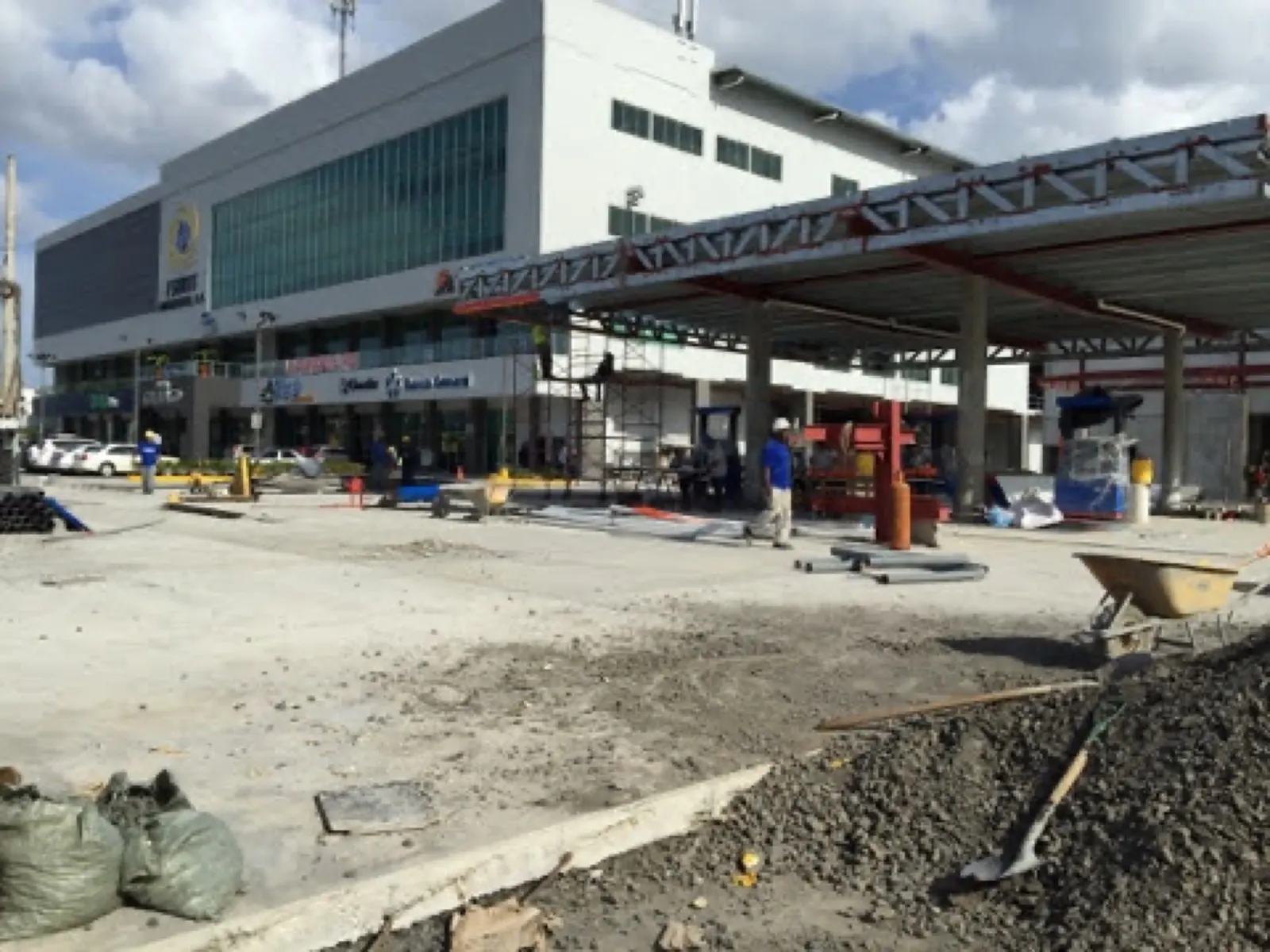 Obra de Master Services en una estación de combustible — Panamá