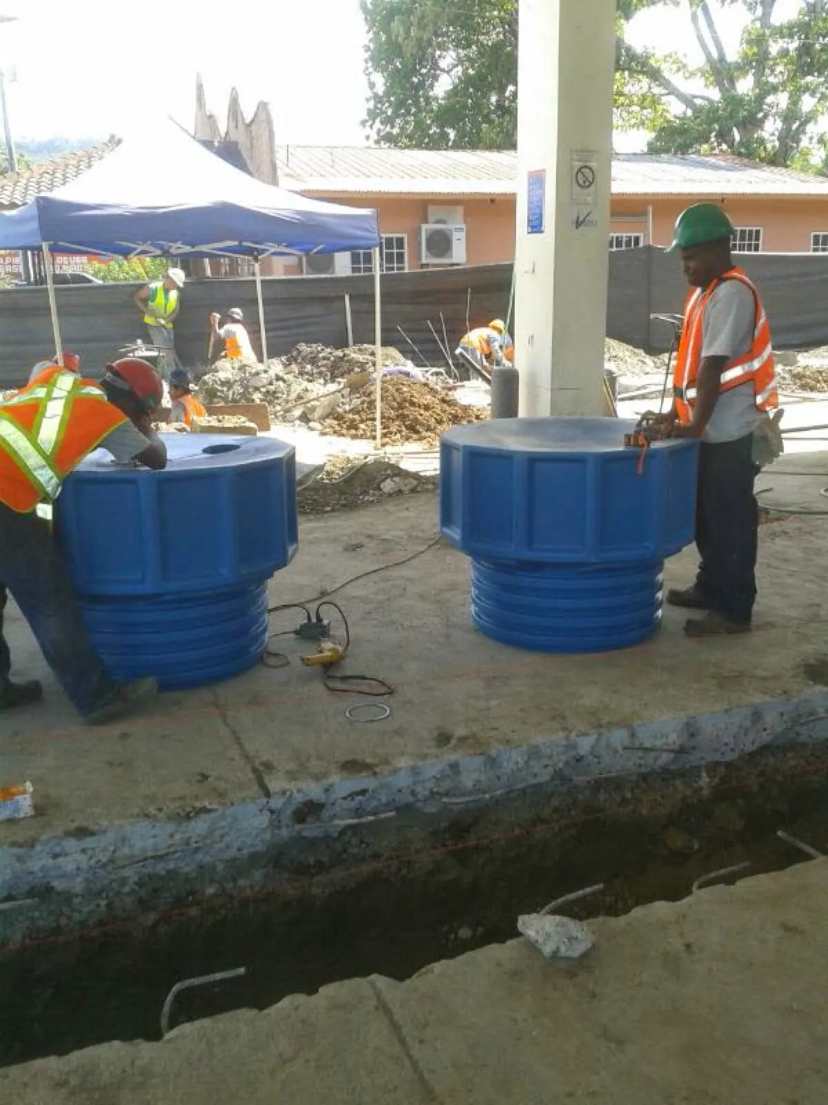 Obra de Master Services en una estación de combustible — Panamá
