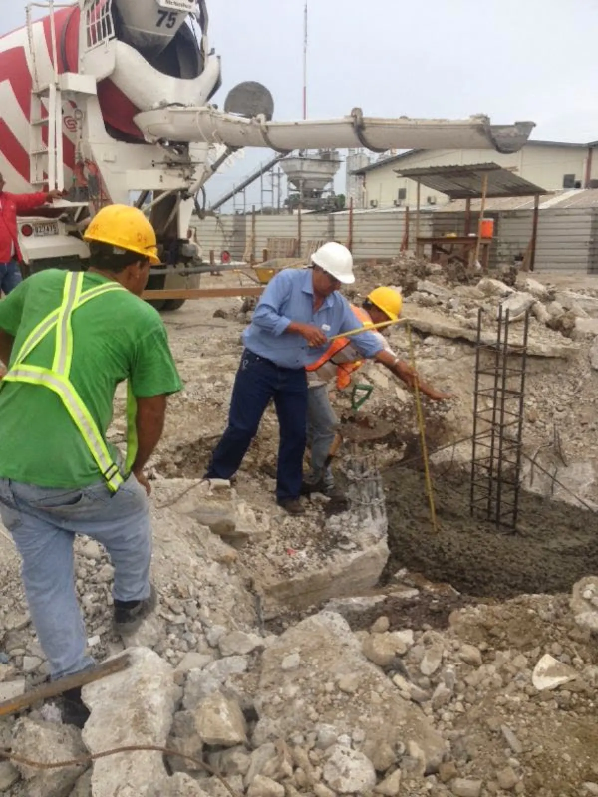 Obra de Master Services en una estación de combustible — Panamá