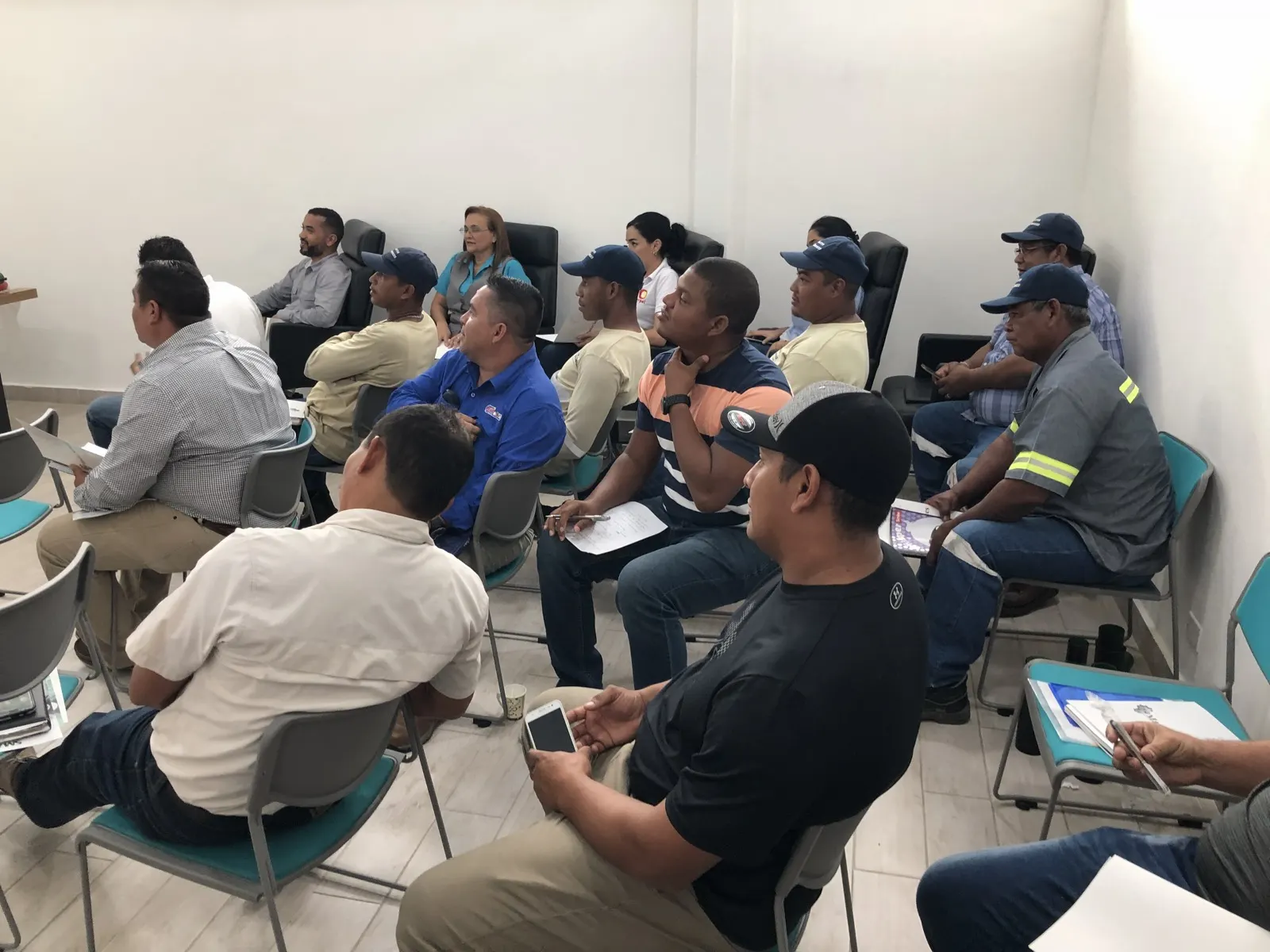 Obra de Master Services en una estación de combustible — Panamá
