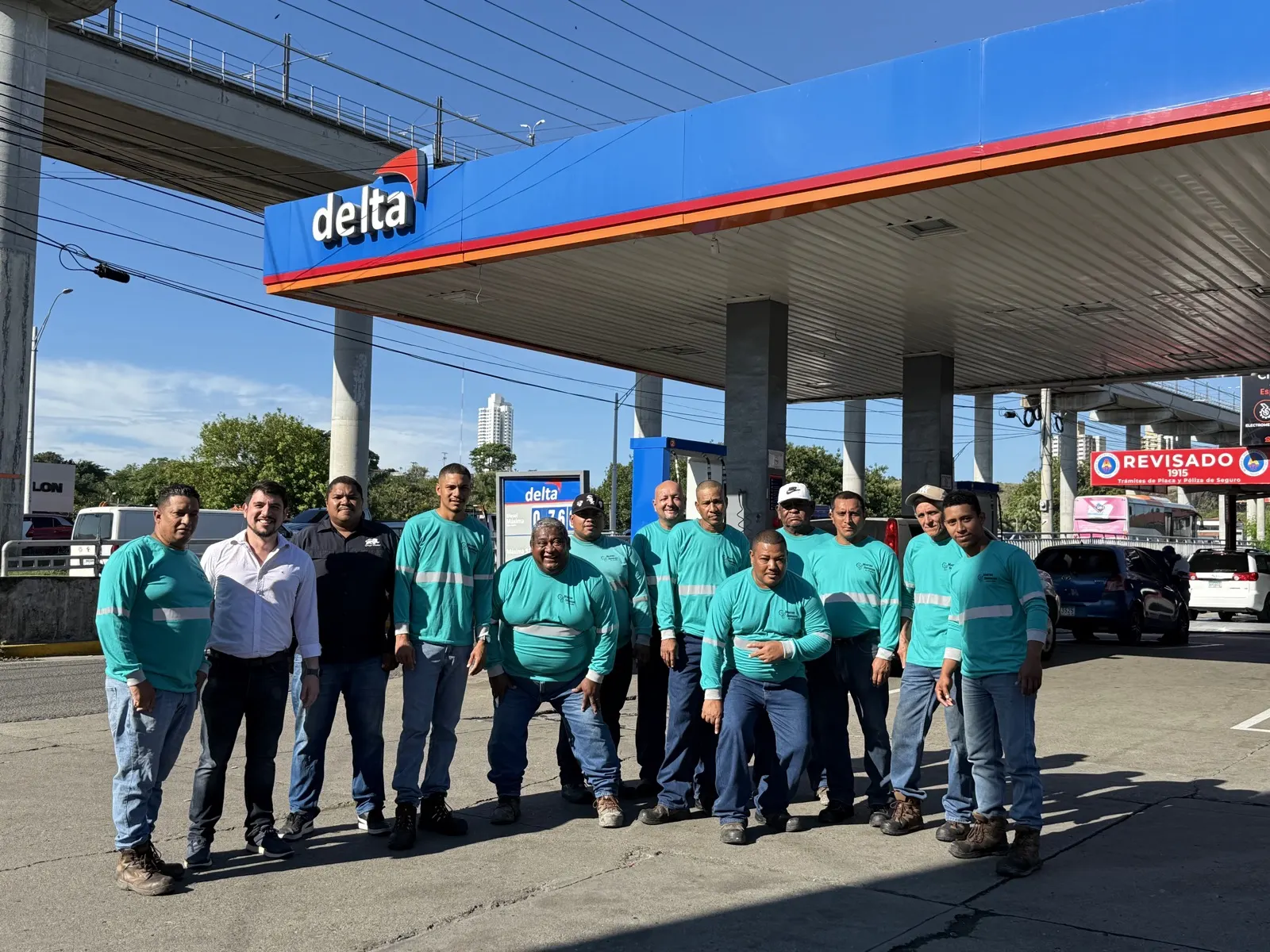 Obra de Master Services en una estación de combustible — Panamá